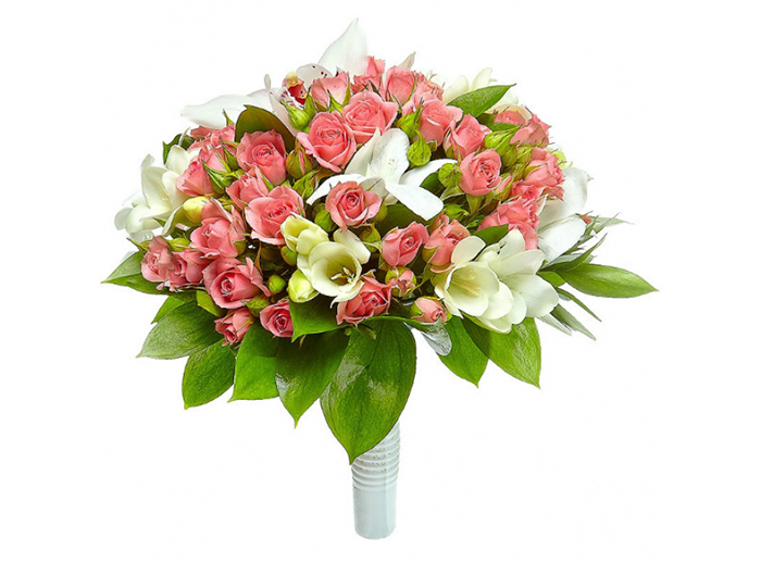 Интересные флористические сочетания: букет из кустовых роз и лилий