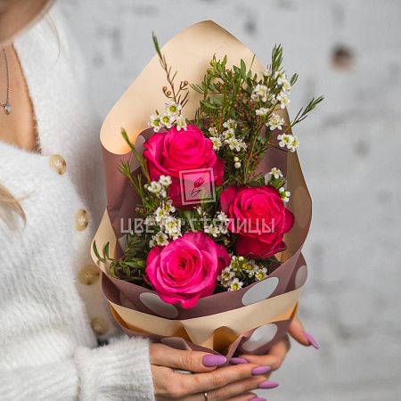 Милый букетик с розами 