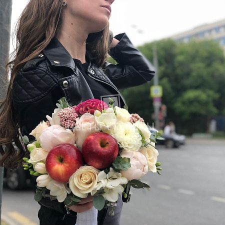 Букет невесты с яблоками